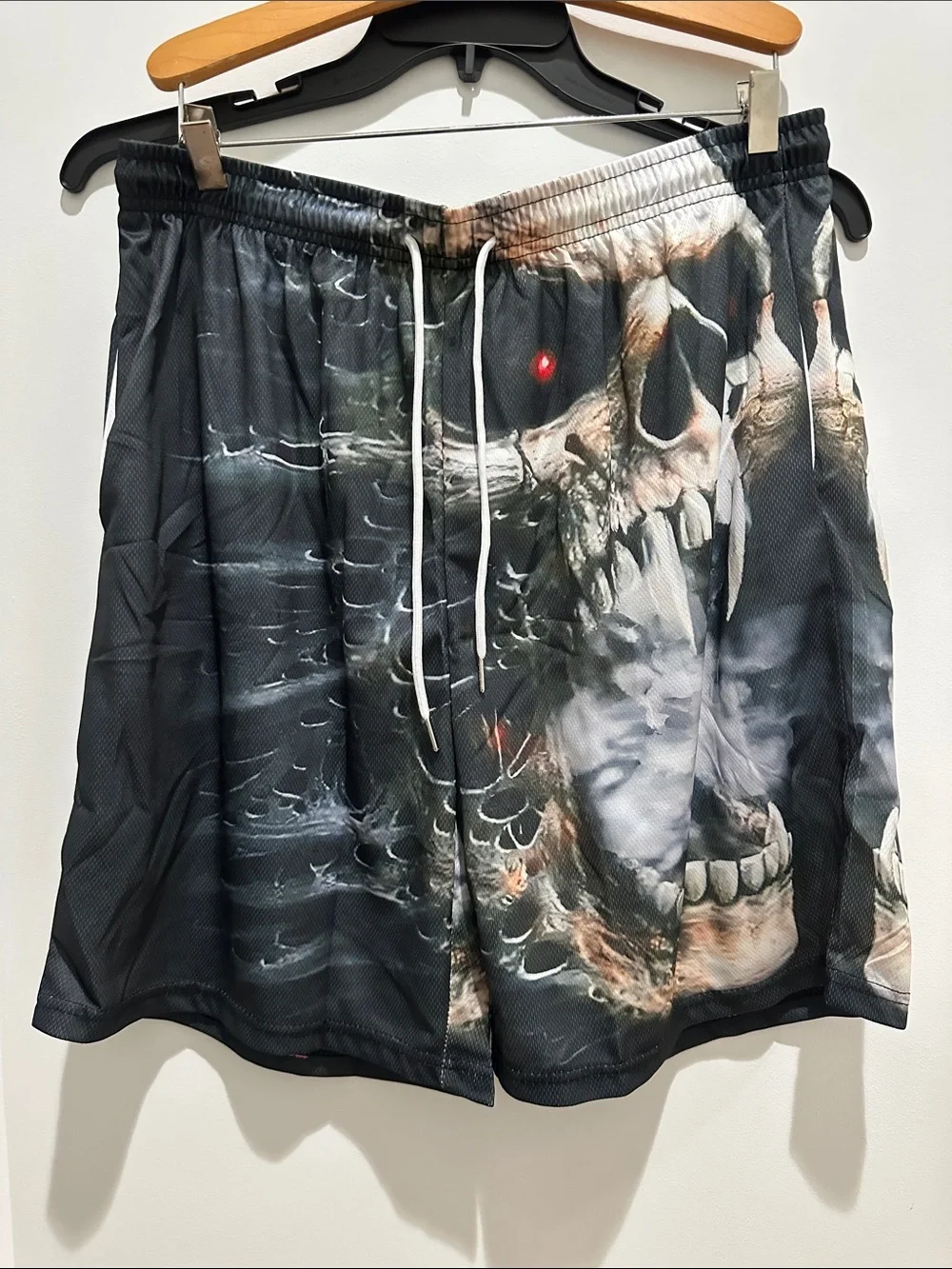 Graphic Skull Print Athletic Shorts - Black & Gray
